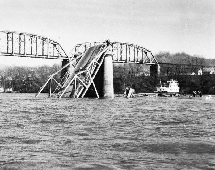 Ten Of The Worst Bridge Collapses In History - Page 7